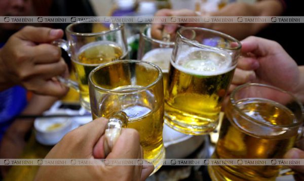 Uống nhiều rượu bia gây rối loạn chuyển hóa mỡ máu